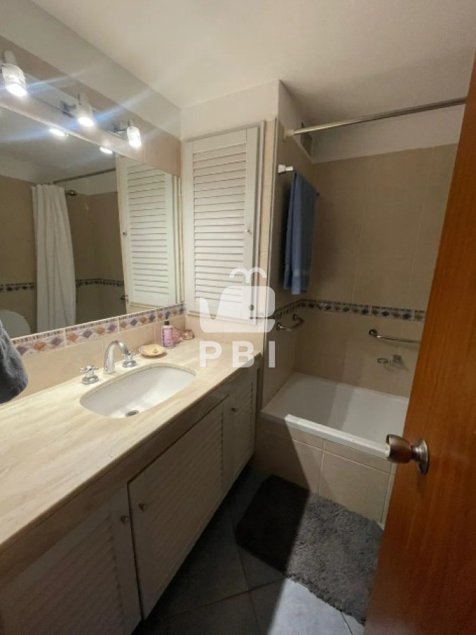 QXBhcnRhbWVudG8gZW4gdmVudGEgZGUgMyBkb3JtaXRvcmlvcyBlbiBQdW50YSBkZWwgRXN0ZSBjb24gdmlzdGEgYWwgbWFyIC0gUGFycXVlbWFyIENlbnRlciAtIFJlZiA6IFBCSTE1NDA5