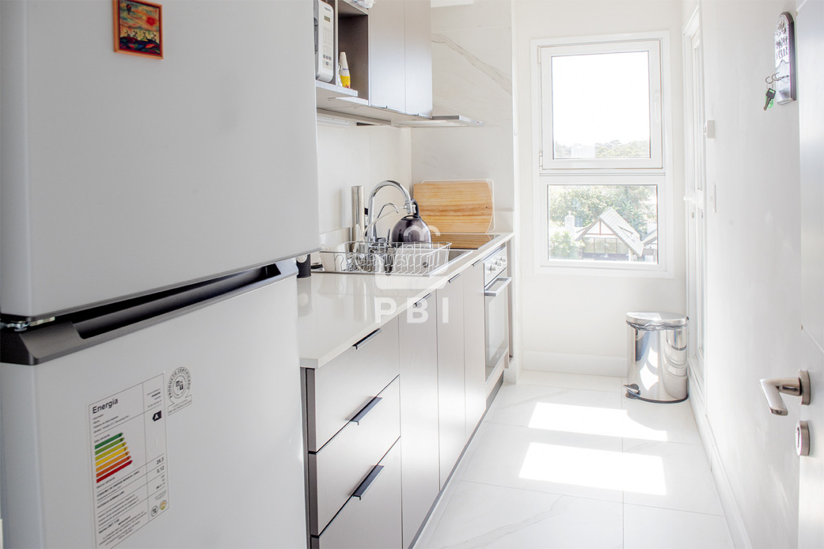 VmVuZGUgZGVwYXJ0YW1lbnRvIGRlIDIgZG9ybWl0b3Jpb3MgZW4gUGxheWEgTWFuc2EsIFB1bnRhIGRlbCBFc3RlICAtIEVkaWZpY2lvIC8gVG9ycmUgQ3J1Y2Vyb3MgLSBSZWYgOiBQQkkxNTM3Ng==