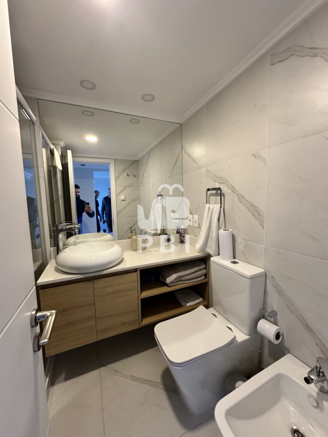 VmVuZGUgZGVwYXJ0YW1lbnRvIGRlIDIgZG9ybWl0b3Jpb3MgZW4gUGxheWEgTWFuc2EsIFB1bnRhIGRlbCBFc3RlICAtIEVkaWZpY2lvIC8gVG9ycmUgQ3J1Y2Vyb3MgLSBSZWYgOiBQQkkxNTM3Ng==