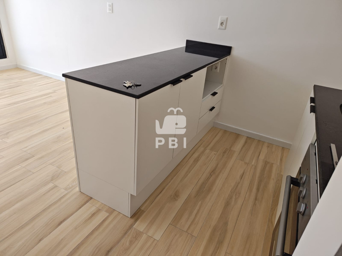 QXBhcnRhbWVudG8gZGUgMSBkb3JtaXRvcmlvIGEgZXN0cmVuYXIgYSBwYXNvcyBkZWwgbWFyIC0gRWRpZmljaW8gLyBUb3JyZSBHZW5vdmEgLSBSZWYgOiBQQkkxNTczNg==