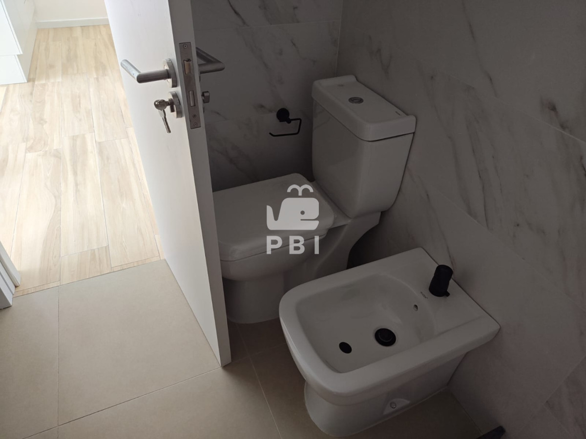 QXBhcnRhbWVudG8gZGUgMSBkb3JtaXRvcmlvIGEgZXN0cmVuYXIgYSBwYXNvcyBkZWwgbWFyIC0gRWRpZmljaW8gLyBUb3JyZSBHZW5vdmEgLSBSZWYgOiBQQkkxNTczNg==