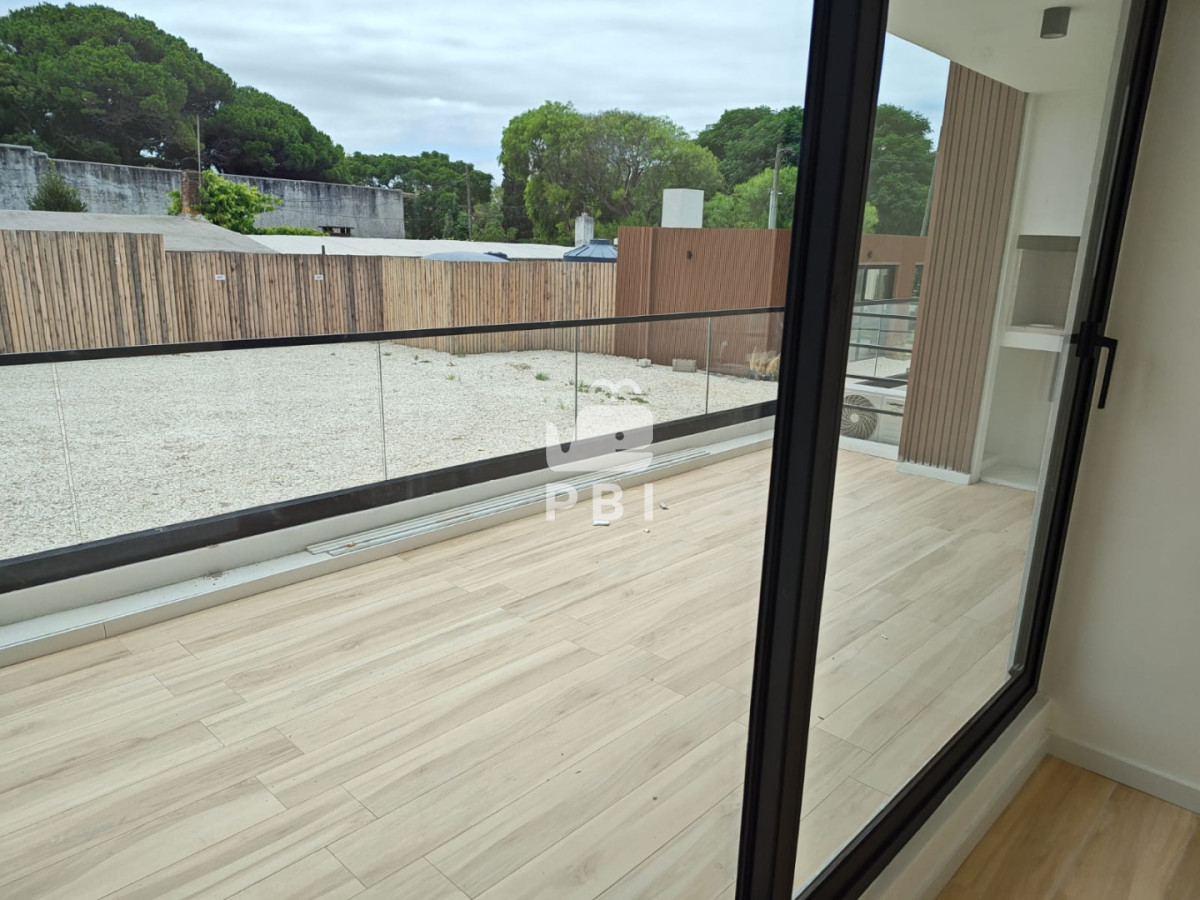 QXBhcnRhbWVudG8gZGUgMSBkb3JtaXRvcmlvIGEgZXN0cmVuYXIgYSBwYXNvcyBkZWwgbWFyIC0gRWRpZmljaW8gLyBUb3JyZSBHZW5vdmEgLSBSZWYgOiBQQkkxNTczNg==