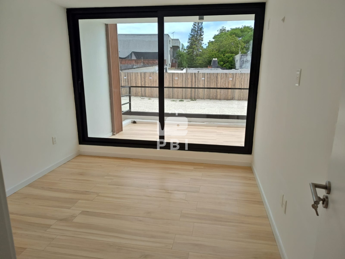 QXBhcnRhbWVudG8gZGUgMSBkb3JtaXRvcmlvIGEgZXN0cmVuYXIgYSBwYXNvcyBkZWwgbWFyIC0gRWRpZmljaW8gLyBUb3JyZSBHZW5vdmEgLSBSZWYgOiBQQkkxNTczNg==