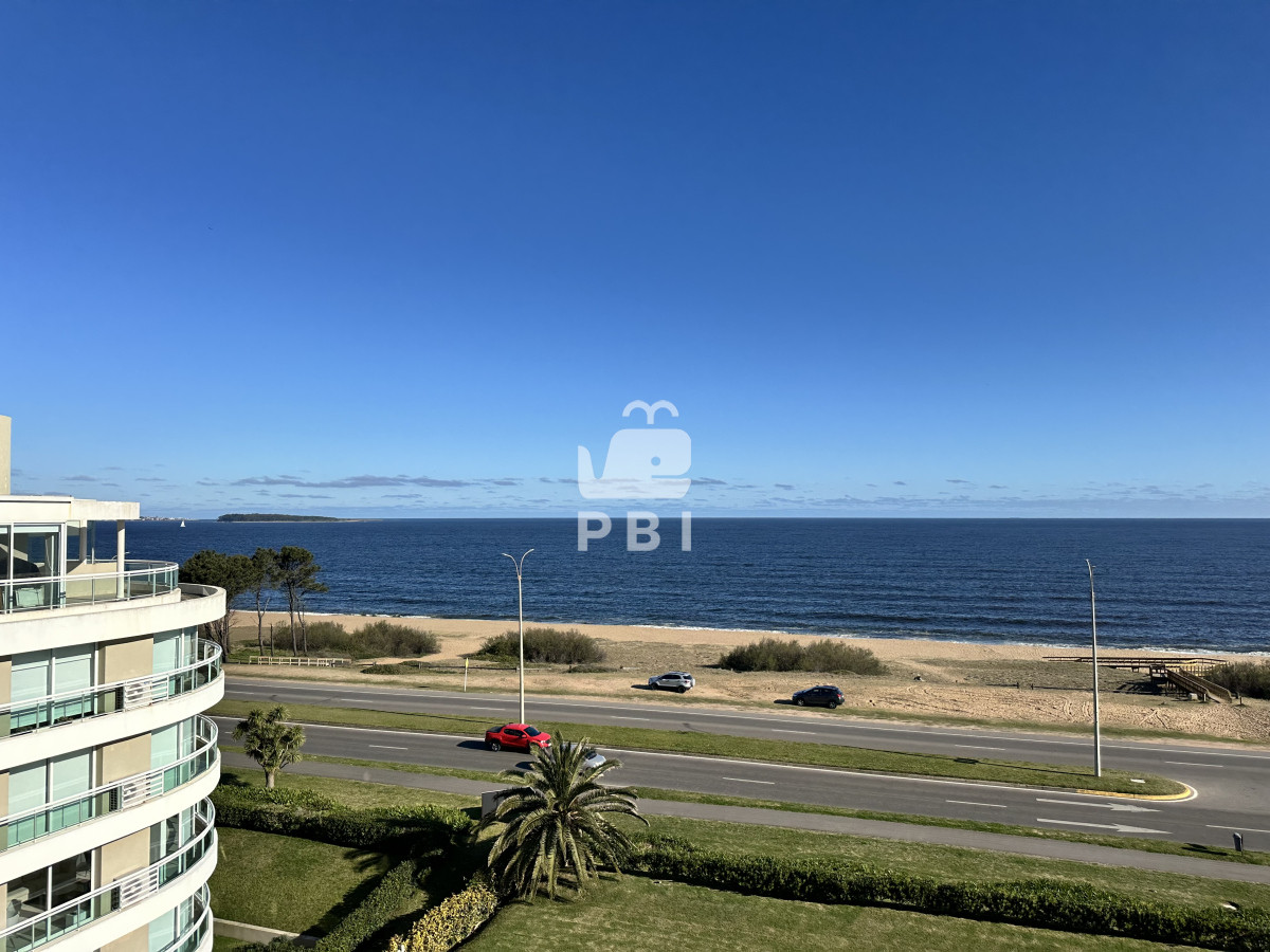 VmVuZGUgZGVwYXJ0YW1lbnRvIGRlIDIgZG9ybWl0b3Jpb3MgZW4gUGxheWEgTWFuc2EsIFB1bnRhIGRlbCBFc3RlICAtIEVkaWZpY2lvIC8gVG9ycmUgQ3J1Y2Vyb3MgLSBSZWYgOiBQQkkxNTM3Ng==