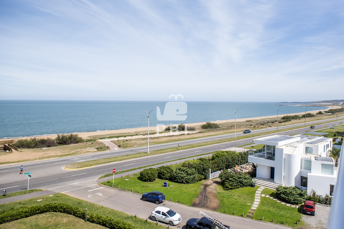 VmVuZGUgZGVwYXJ0YW1lbnRvIGRlIDIgZG9ybWl0b3Jpb3MgZW4gUGxheWEgTWFuc2EsIFB1bnRhIGRlbCBFc3RlICAtIEVkaWZpY2lvIC8gVG9ycmUgQ3J1Y2Vyb3MgLSBSZWYgOiBQQkkxNTM3Ng==