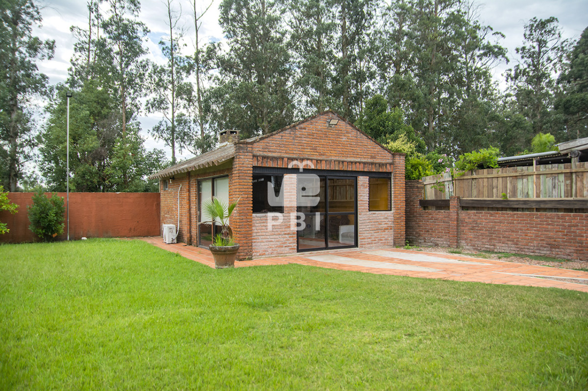 RW4gdmVudGEgY2FzYSBkZSAzIERvcm1pdG9yaW9zIGVuIEphcmRpbmVzIGRlIEPDs3Jkb2JhIGNvbiBCYXJiYWNvYSAgLSBSZWYgOiBQQkkxNTcxMQ==