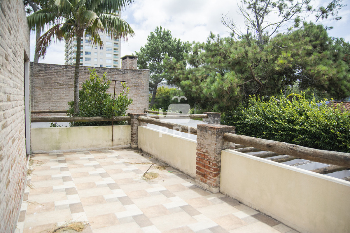 RXhjZWxlbnRlIGNoYWxldCBkZSA1IGRvcm1pdG9yaW9zIGVuIHZlbnRhIGEgcGFzb3MgZGUgUGxheWEgTWFuc2EgUHVudGEgZGVsIEVzdGUgLSBSZWYgOiBQQkkxNTc1OA==