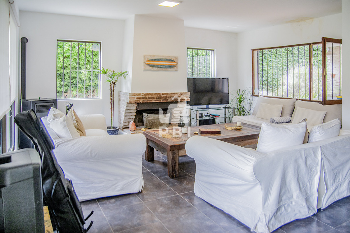 RXhjZWxlbnRlIGNoYWxldCBkZSA1IGRvcm1pdG9yaW9zIGVuIHZlbnRhIGEgcGFzb3MgZGUgUGxheWEgTWFuc2EgUHVudGEgZGVsIEVzdGUgLSBSZWYgOiBQQkkxNTc1OA==