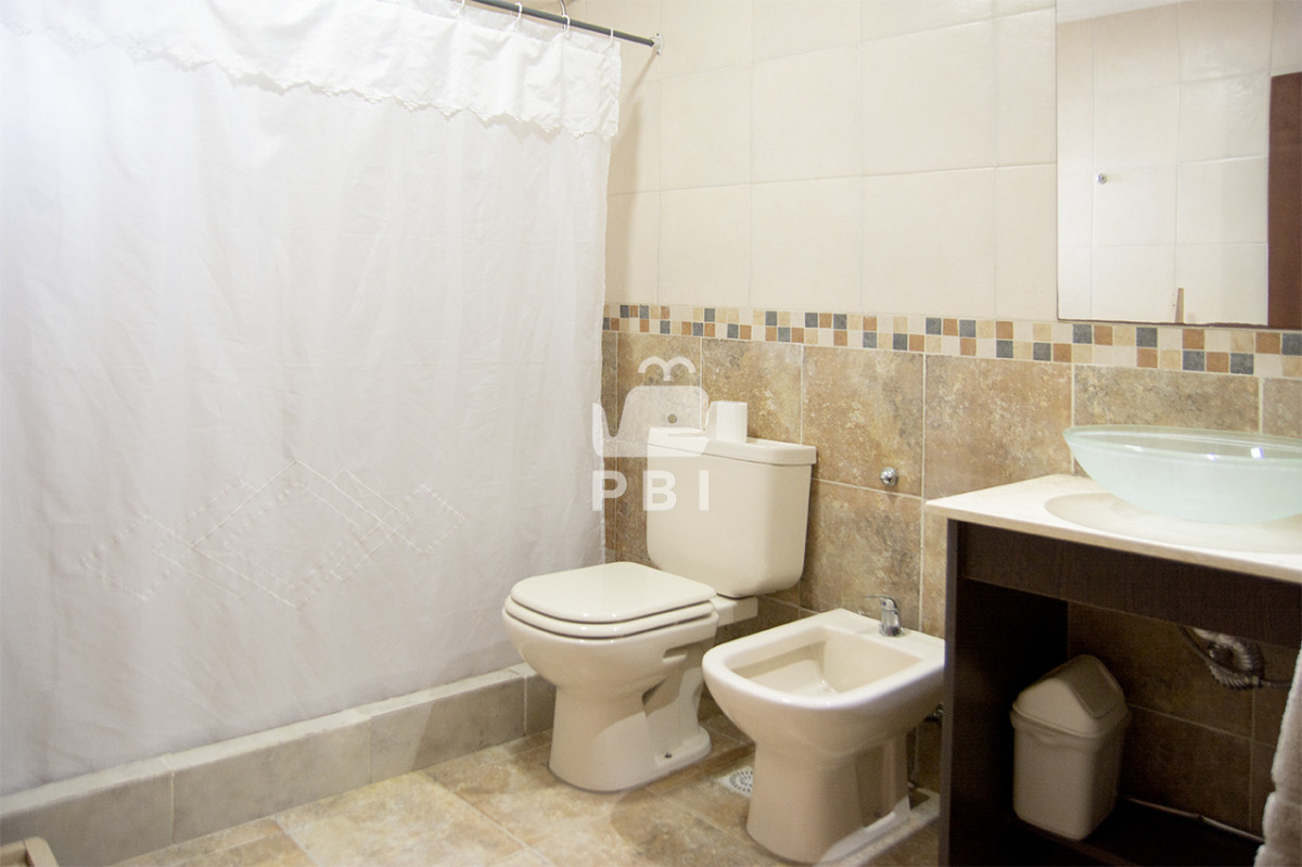 RXhjZWxlbnRlIGNoYWxldCBkZSA1IGRvcm1pdG9yaW9zIGVuIHZlbnRhIGEgcGFzb3MgZGUgUGxheWEgTWFuc2EgUHVudGEgZGVsIEVzdGUgLSBSZWYgOiBQQkkxNTc1OA==