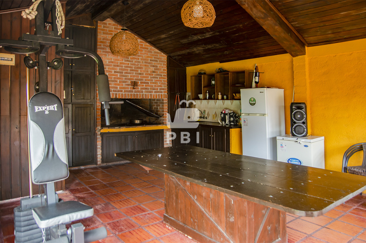 RW4gdmVudGEgY2FzYSBkZSAzIERvcm1pdG9yaW9zIGVuIEphcmRpbmVzIGRlIEPDs3Jkb2JhIGNvbiBCYXJiYWNvYSAgLSBSZWYgOiBQQkkxNTcxMQ==