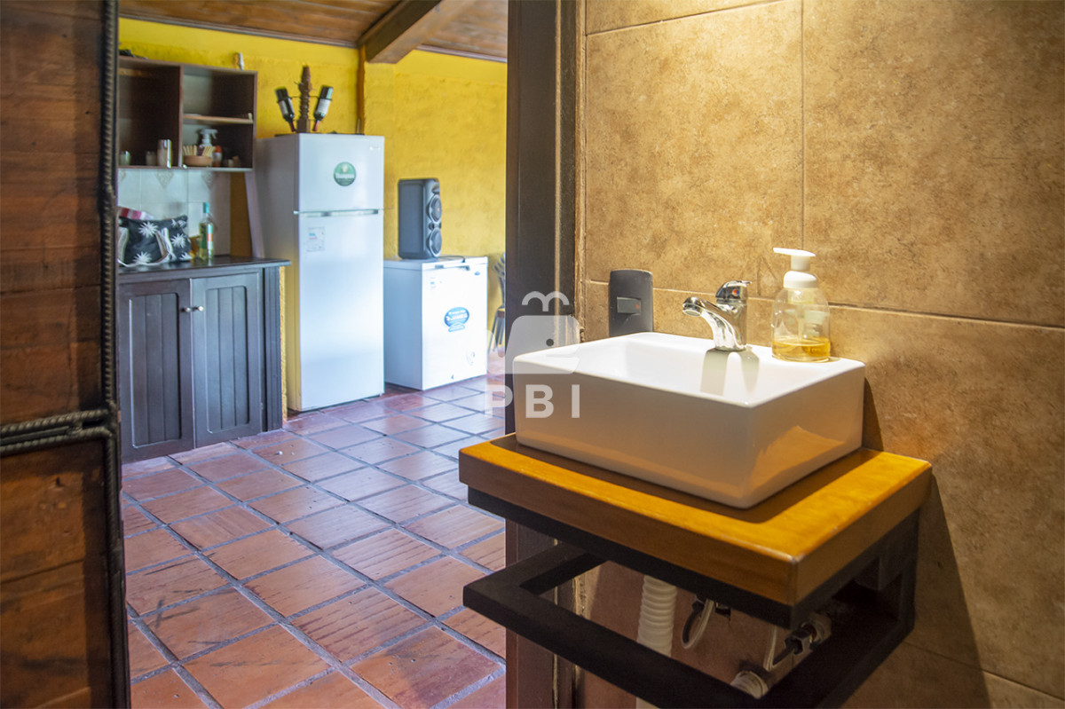 RW4gdmVudGEgY2FzYSBkZSAzIERvcm1pdG9yaW9zIGVuIEphcmRpbmVzIGRlIEPDs3Jkb2JhIGNvbiBCYXJiYWNvYSAgLSBSZWYgOiBQQkkxNTcxMQ==