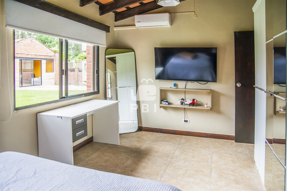 RW4gdmVudGEgY2FzYSBkZSAzIERvcm1pdG9yaW9zIGVuIEphcmRpbmVzIGRlIEPDs3Jkb2JhIGNvbiBCYXJiYWNvYSAgLSBSZWYgOiBQQkkxNTcxMQ==