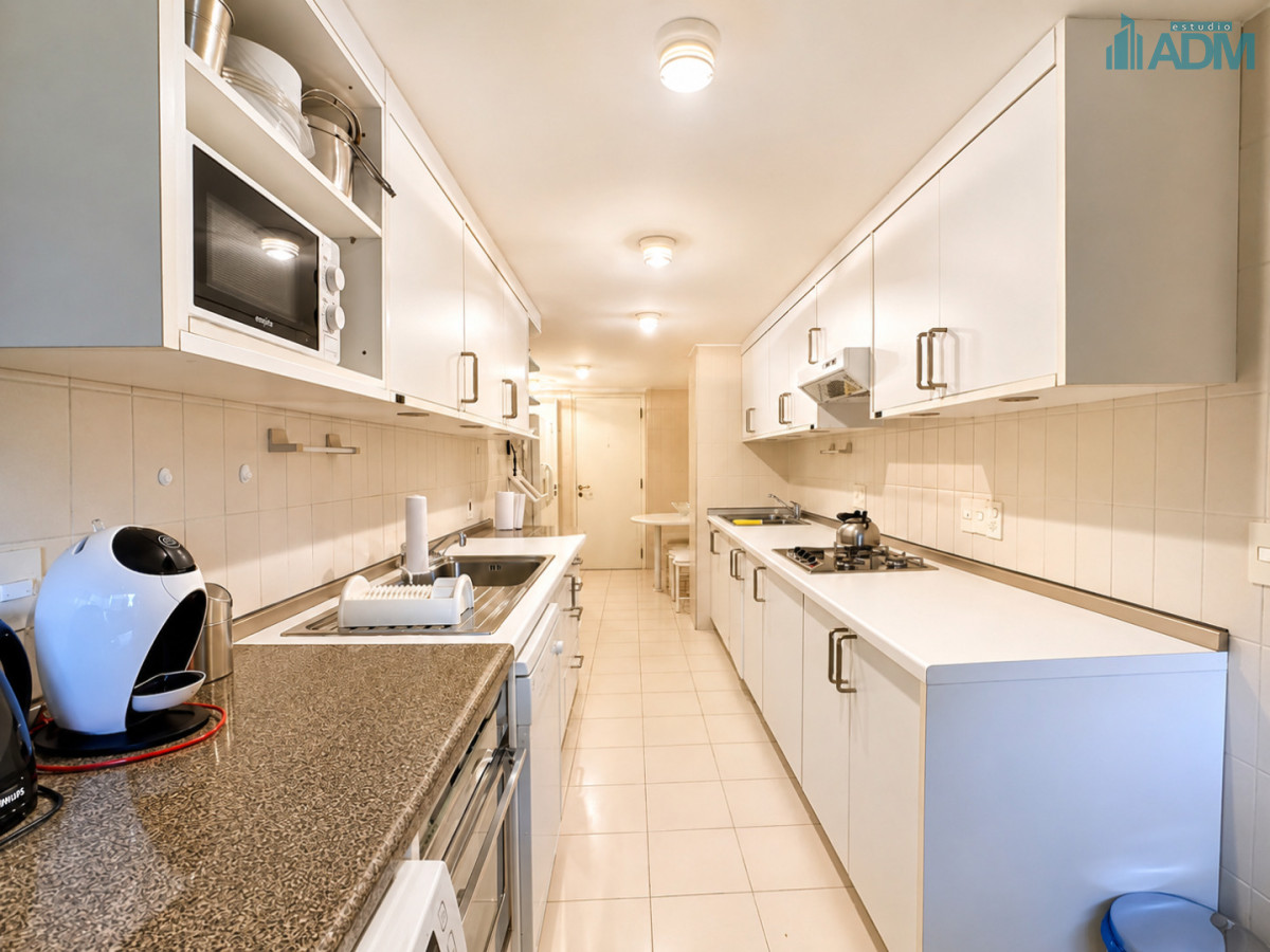 Apartamento ID.2021 - Departamento en Portofino con 2 garajes y hermosa vista al Puerto, Punta del Este
