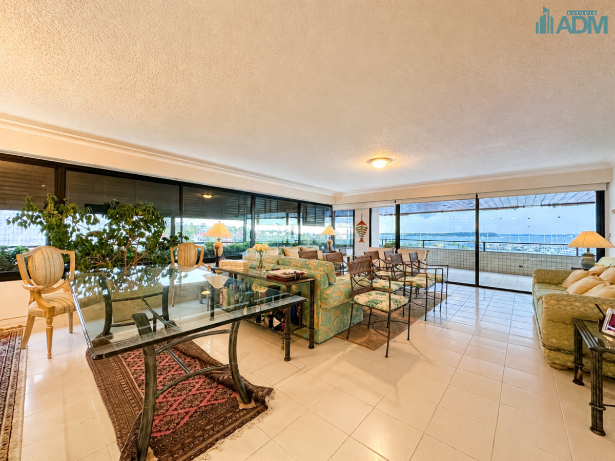 Apartamento ID.2021 - Departamento en Portofino con 2 garajes y hermosa vista al Puerto, Punta del Este