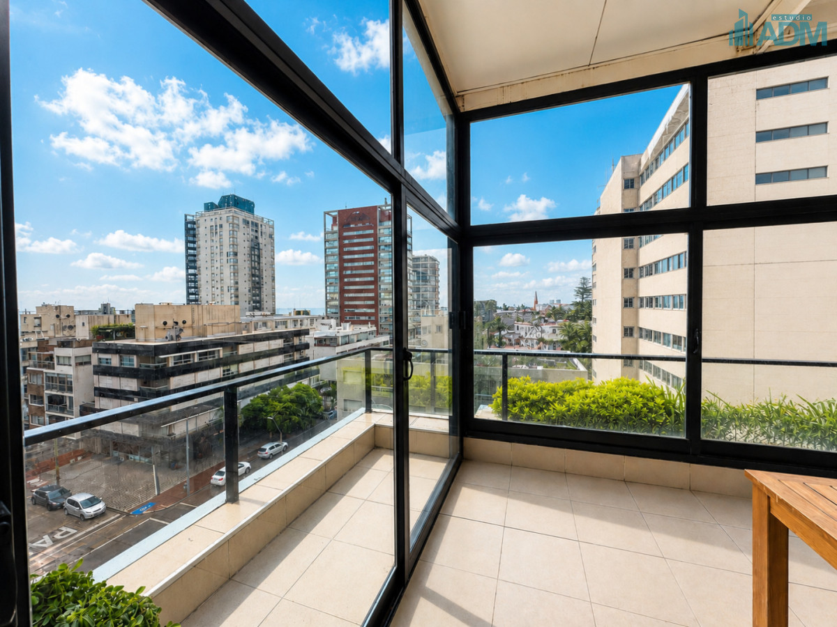 Apartamento ID.2021 - Departamento en Portofino con 2 garajes y hermosa vista al Puerto, Punta del Este