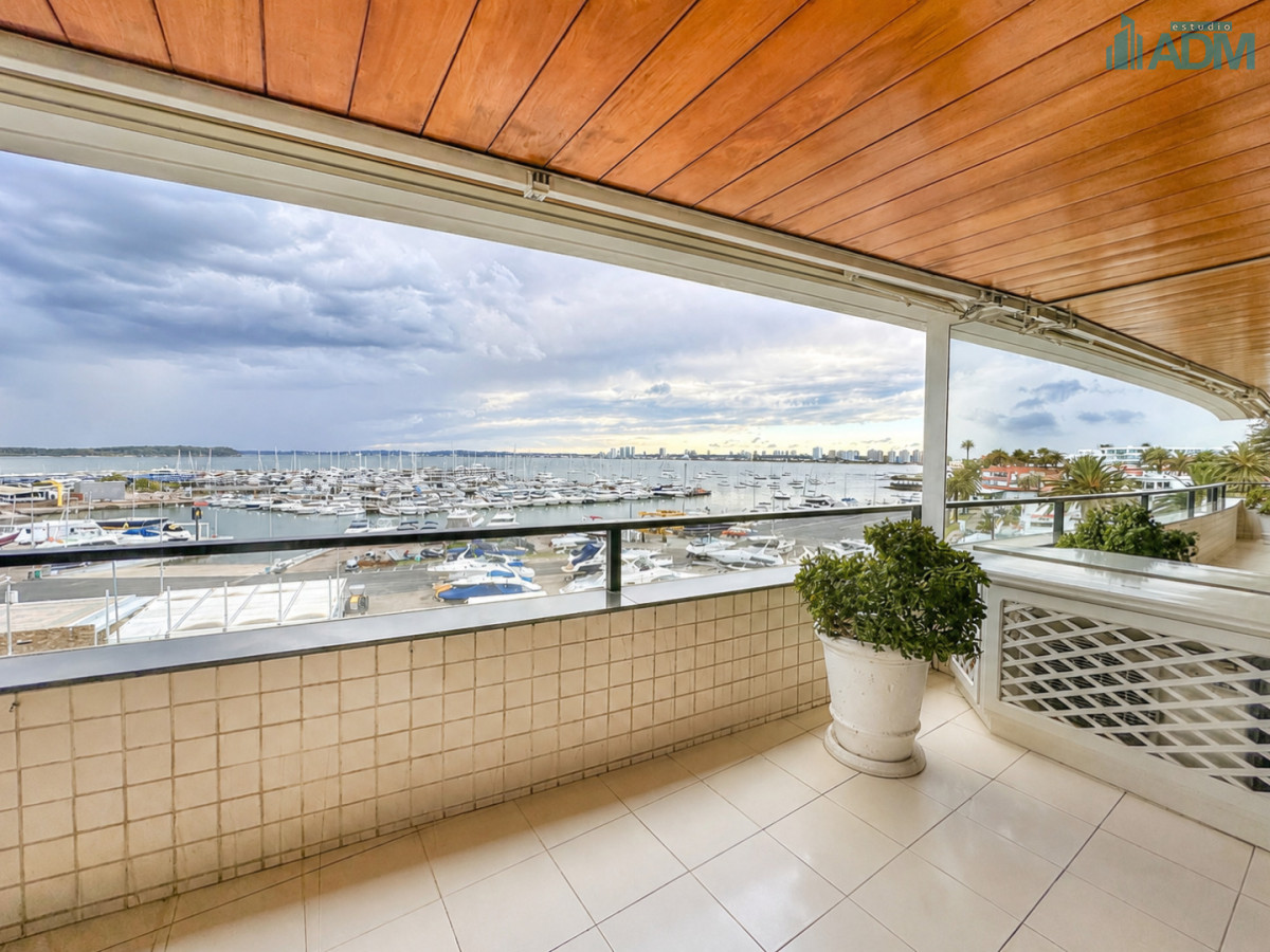 Apartamento ID.2021 - Departamento en Portofino con 2 garajes y hermosa vista al Puerto, Punta del Este