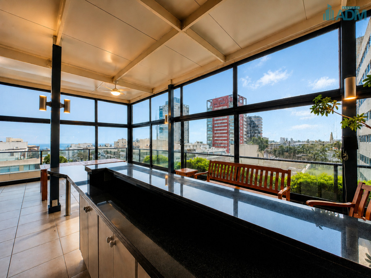 Apartamento ID.2021 - Departamento en Portofino con 2 garajes y hermosa vista al Puerto, Punta del Este
