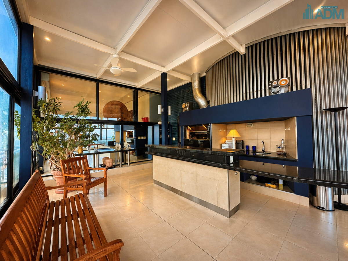 Apartamento ID.2021 - Departamento en Portofino con 2 garajes y hermosa vista al Puerto, Punta del Este