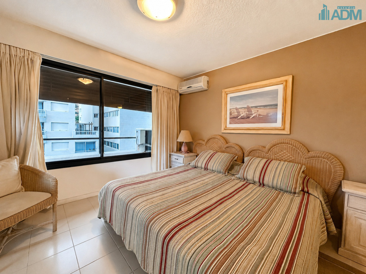 Apartamento ID.2021 - Departamento en Portofino con 2 garajes y hermosa vista al Puerto, Punta del Este
