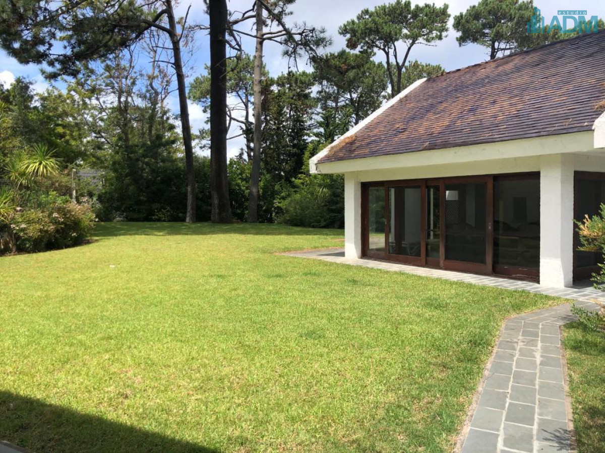 Casa ID.1829 - Casa en venta en Lugano, Punta del este, 3 dormitorios y dependencia