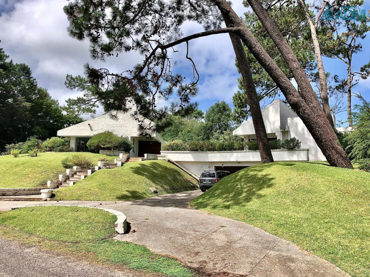 Casa ID.1829 - Casa en venta en Lugano, Punta del este, 3 dormitorios y dependencia