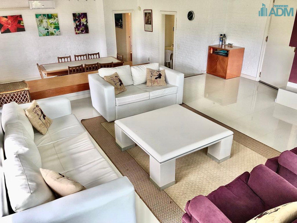 Casa ID.1829 - Casa en venta en Lugano, Punta del este, 3 dormitorios y dependencia