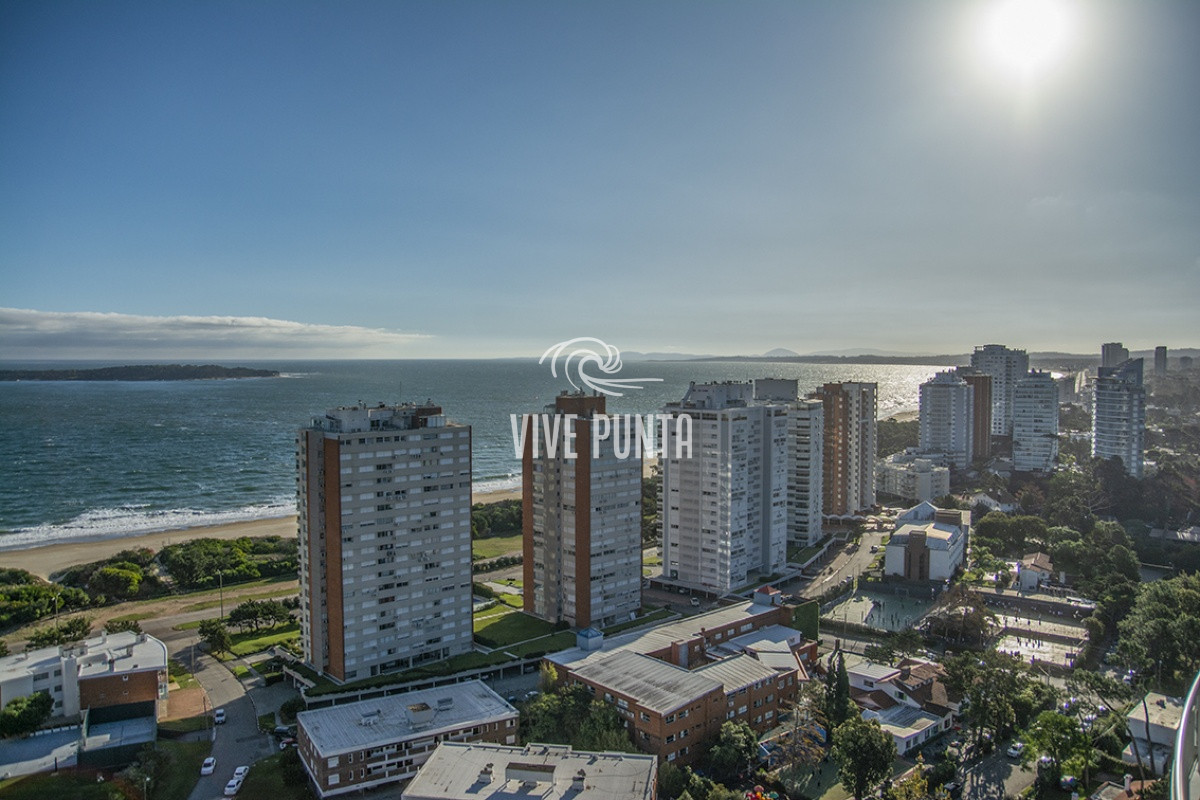 Apartamento ID.355 - Oportunidad en playa mansa, finamente decorado. Sunrise Tower