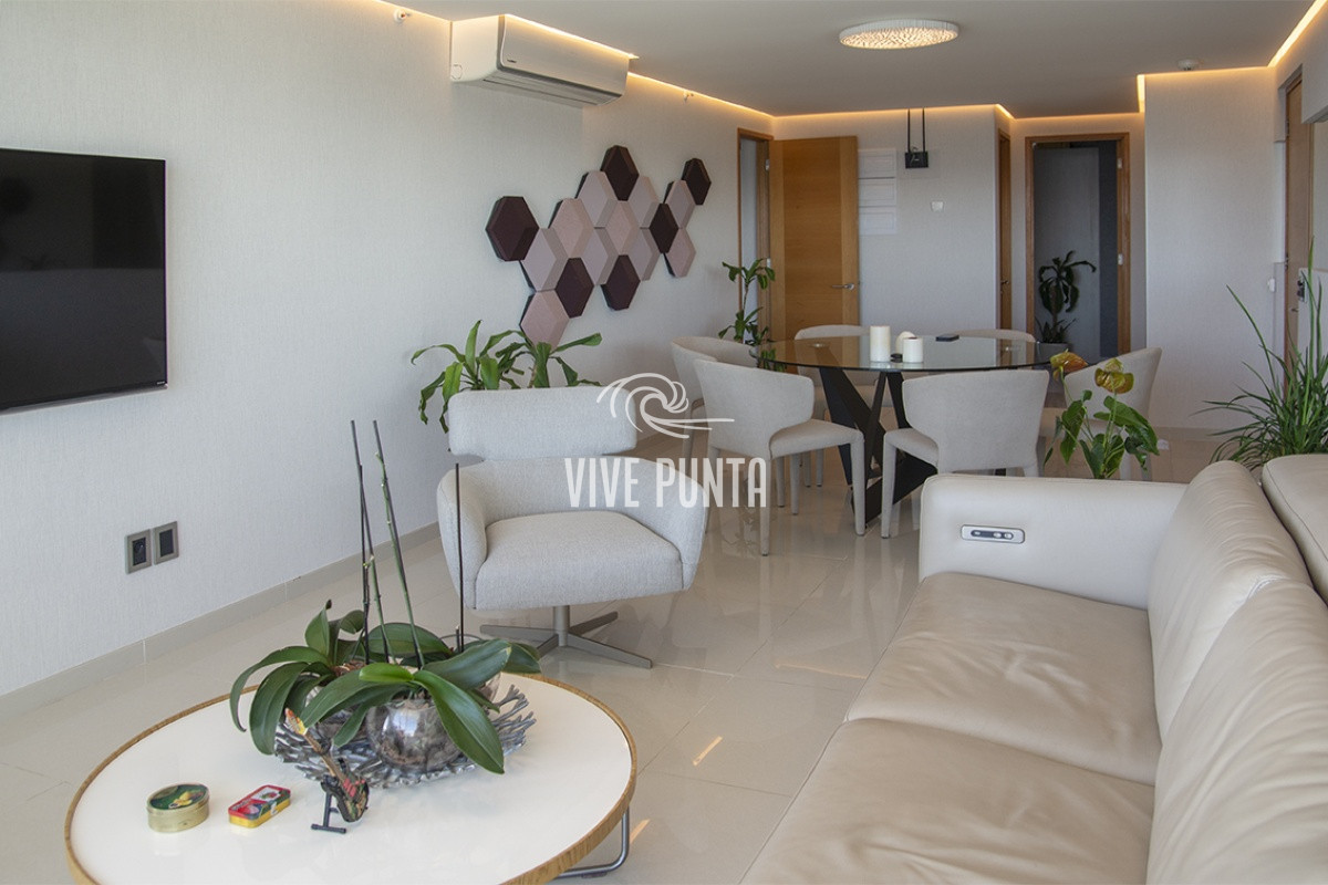Apartamento ID.355 - Oportunidad en playa mansa, finamente decorado. Sunrise Tower
