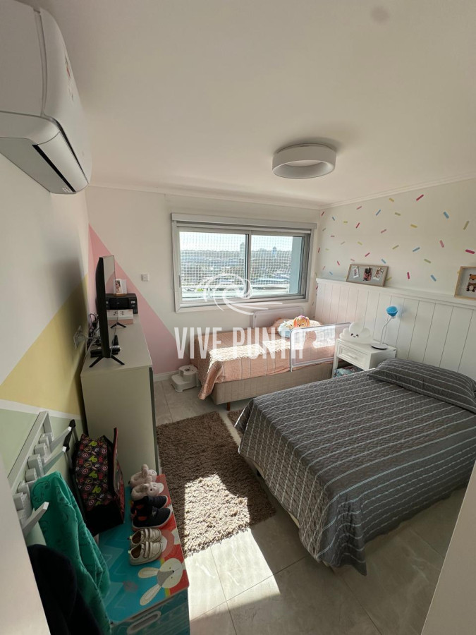 Apartamento ID.382 - EDIFICIO MIAMI BOULEVARD II, UNIDAD LATERAL EN VENTA, 2 DORMITORIOS, PLAYA MANSA, PARRILLERO EN BALCÒN