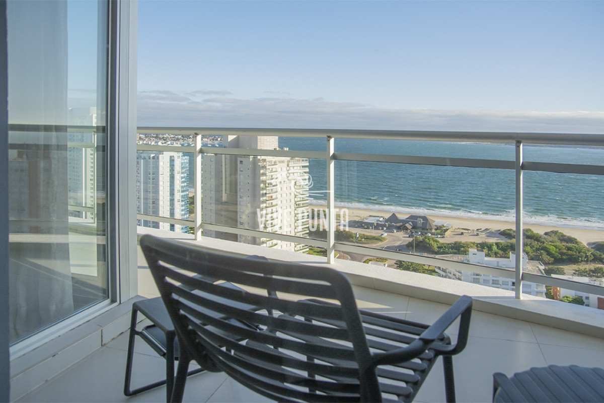 Apartamento ID.355 - Oportunidad en playa mansa, finamente decorado. Sunrise Tower