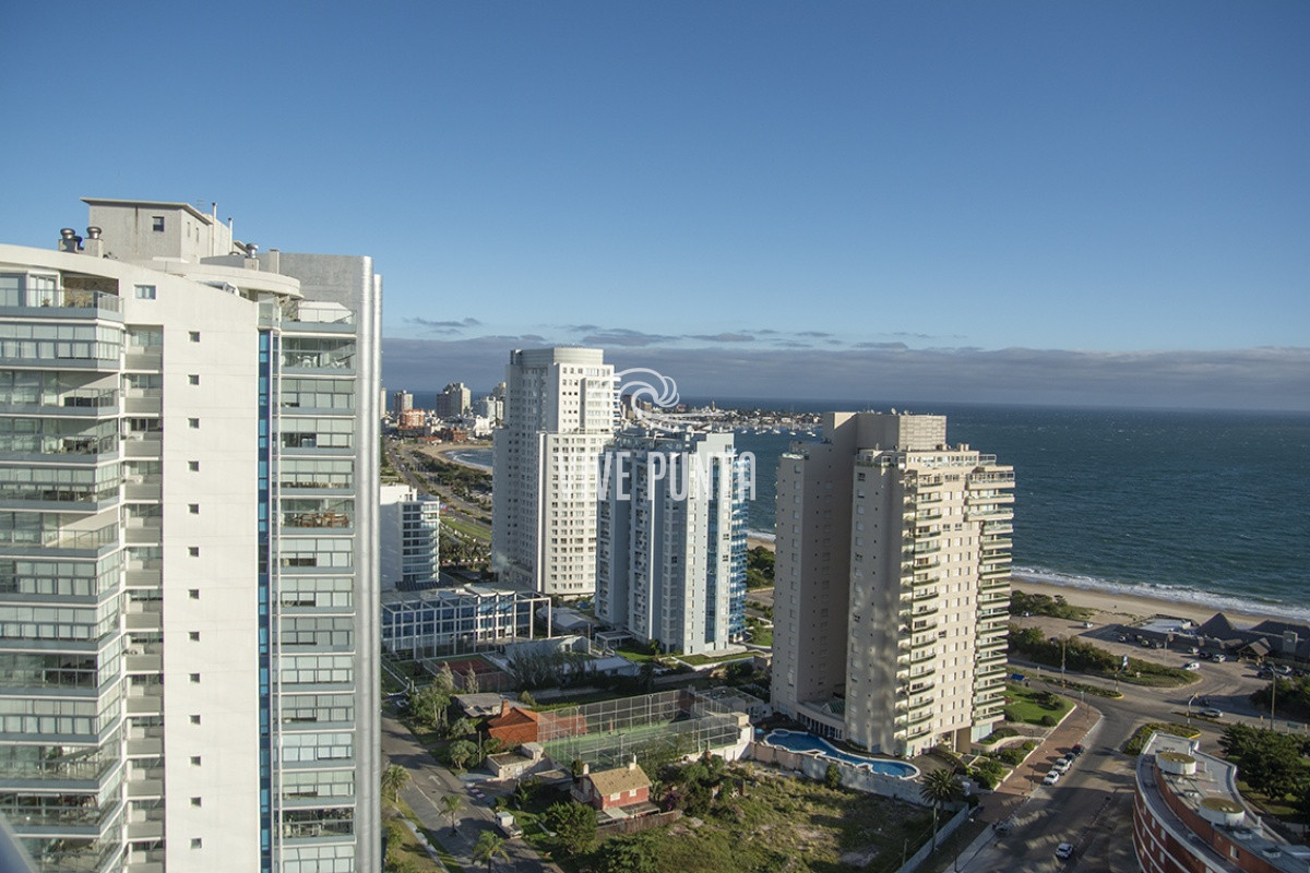 Apartamento ID.355 - Oportunidad en playa mansa, finamente decorado. Sunrise Tower