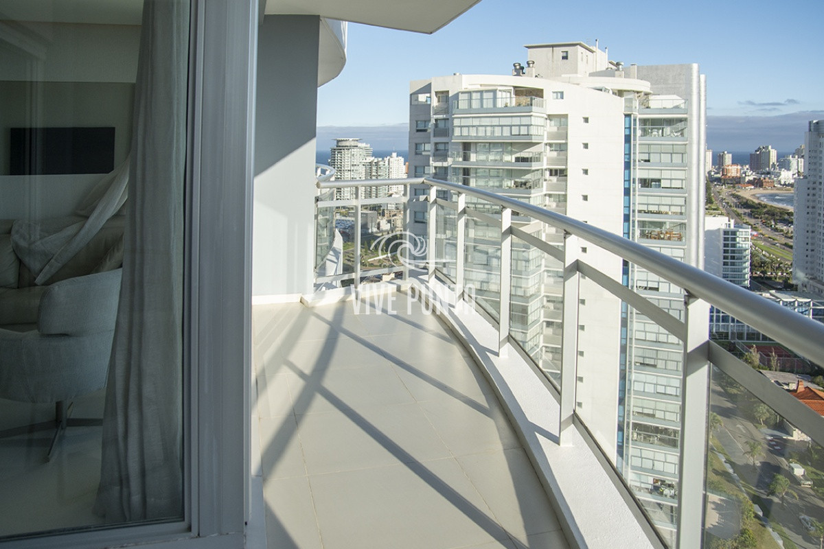 Apartamento ID.355 - Oportunidad en playa mansa, finamente decorado. Sunrise Tower