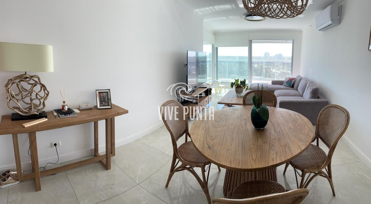 Apartamento ID.382 - EDIFICIO MIAMI BOULEVARD II, UNIDAD LATERAL EN VENTA, 2 DORMITORIOS, PLAYA MANSA, PARRILLERO EN BALCÒN