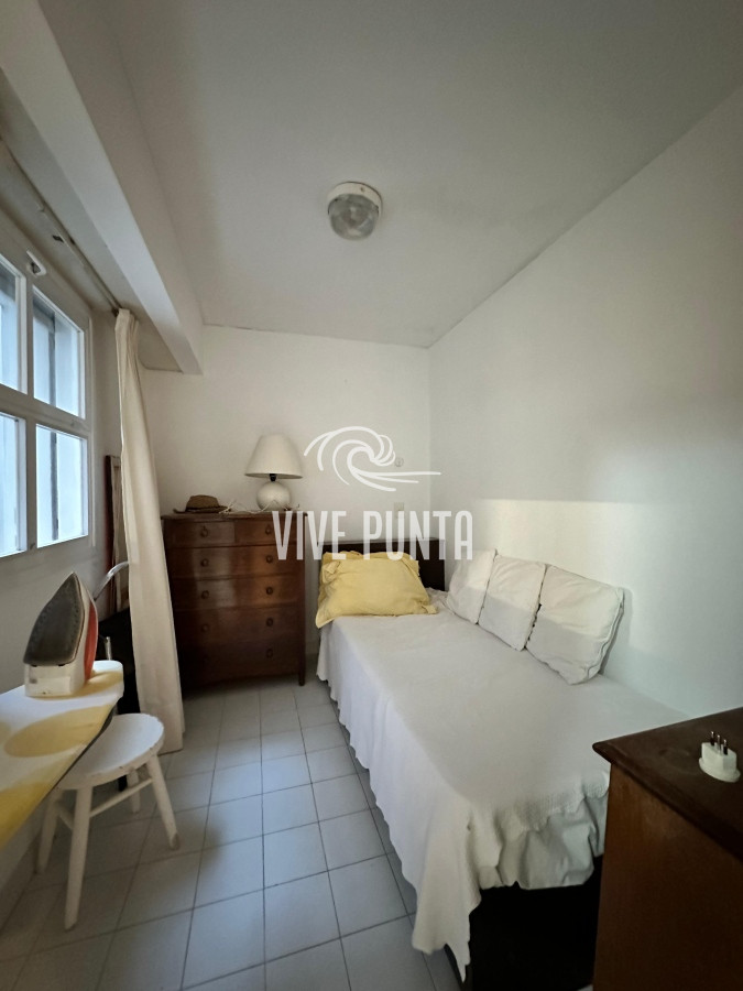 Apartamento ID.836 - Vende espléndido apartamento de 3 dormitorios, con vista al mar, en Puerto, Punta del Este
