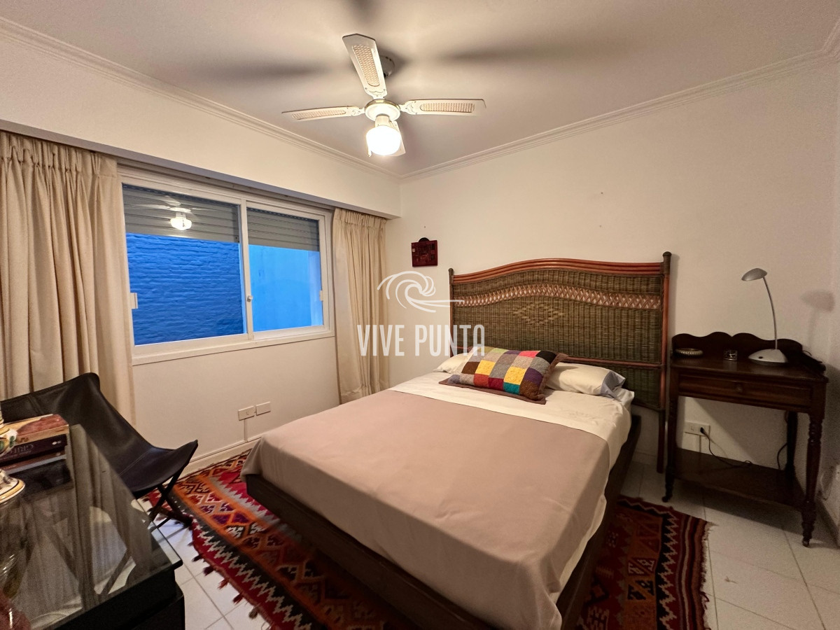 Apartamento ID.836 - Vende espléndido apartamento de 3 dormitorios, con vista al mar, en Puerto, Punta del Este
