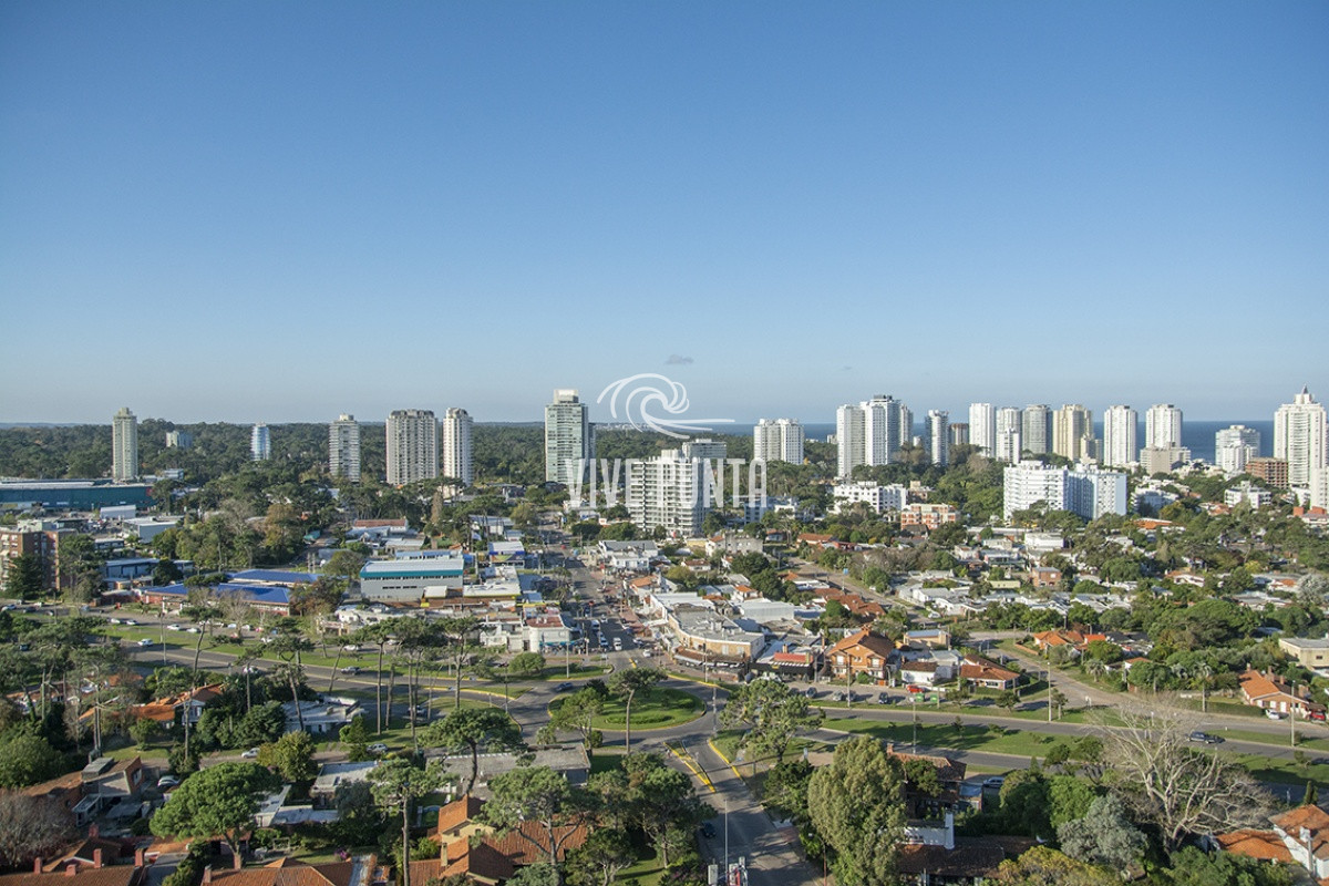 Apartamento ID.355 - Oportunidad en playa mansa, finamente decorado. Sunrise Tower