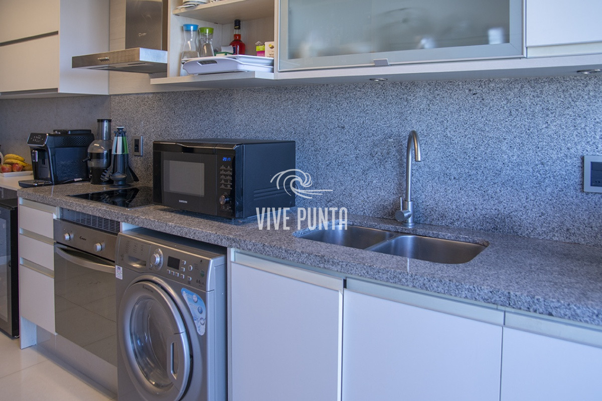 Apartamento ID.355 - Oportunidad en playa mansa, finamente decorado. Sunrise Tower