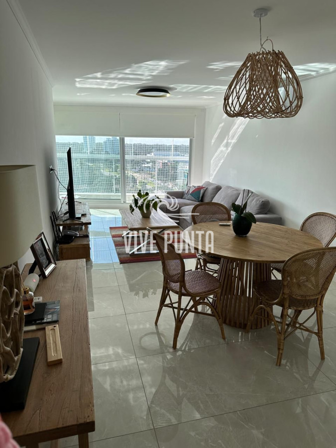 Apartamento ID.382 - EDIFICIO MIAMI BOULEVARD II, UNIDAD LATERAL EN VENTA, 2 DORMITORIOS, PLAYA MANSA, PARRILLERO EN BALCÒN