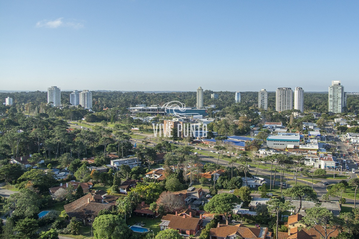 Apartamento ID.355 - Oportunidad en playa mansa, finamente decorado. Sunrise Tower