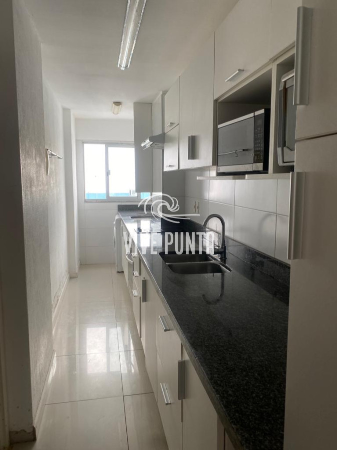 Apartamento ID.662 - Se Vende apartamento de 3 dormitorios en Edificio Chesterfield, Aidy Grill, Punta del Este 