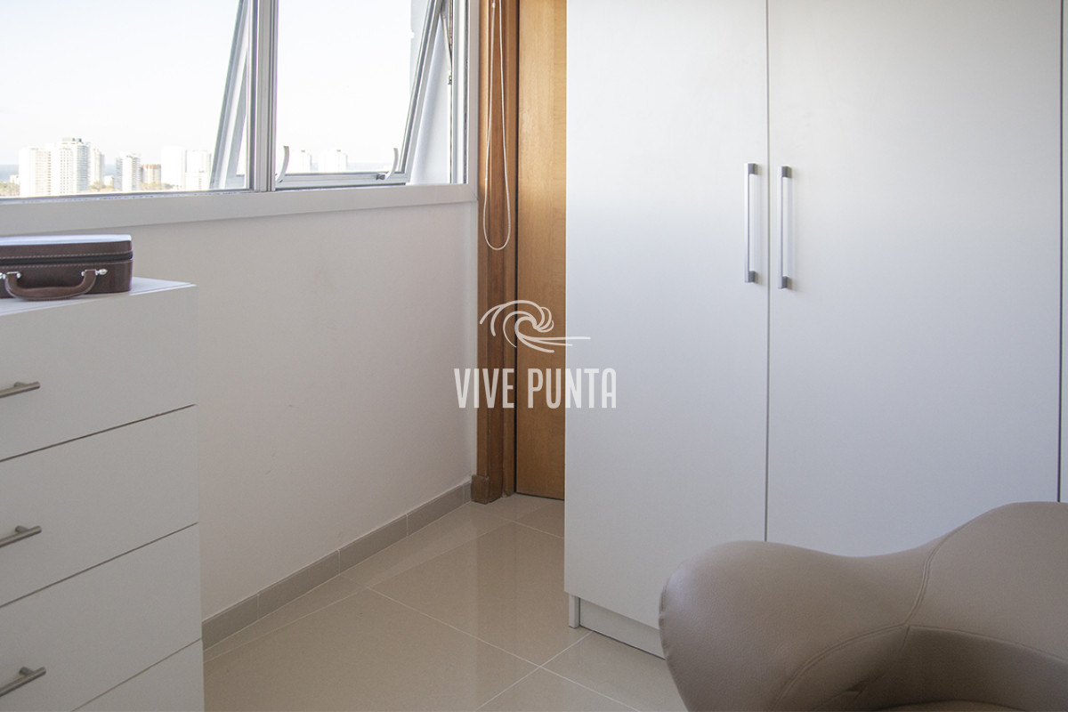 Apartamento ID.355 - Oportunidad en playa mansa, finamente decorado. Sunrise Tower