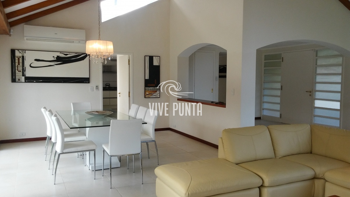 Casa ID.701 - Hermosa casa en venta en la zona de la Mansa.