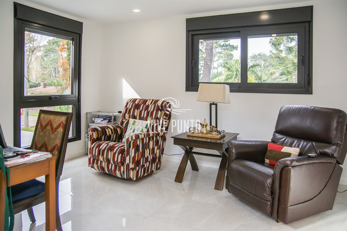 Casa ID.880 - Casa ideal de 4 dormitorios en suite en San Rafael Punta del Este.