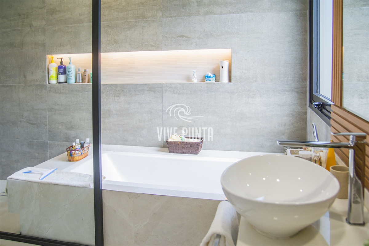 Casa ID.880 - Casa ideal de 4 dormitorios en suite en San Rafael Punta del Este.