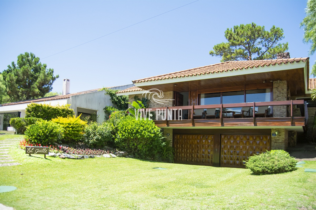 Casa ID.870 - Hermosa casa en venta a pocos metros del mar.
