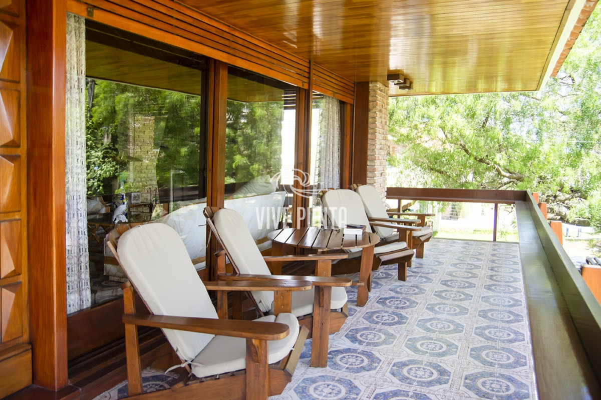 Casa ID.870 - Hermosa casa en venta a pocos metros del mar.