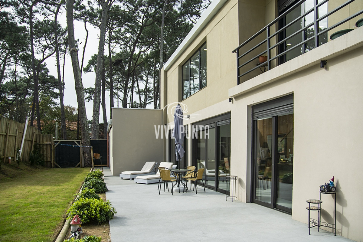 Casa ID.880 - Casa ideal de 4 dormitorios en suite en San Rafael Punta del Este.