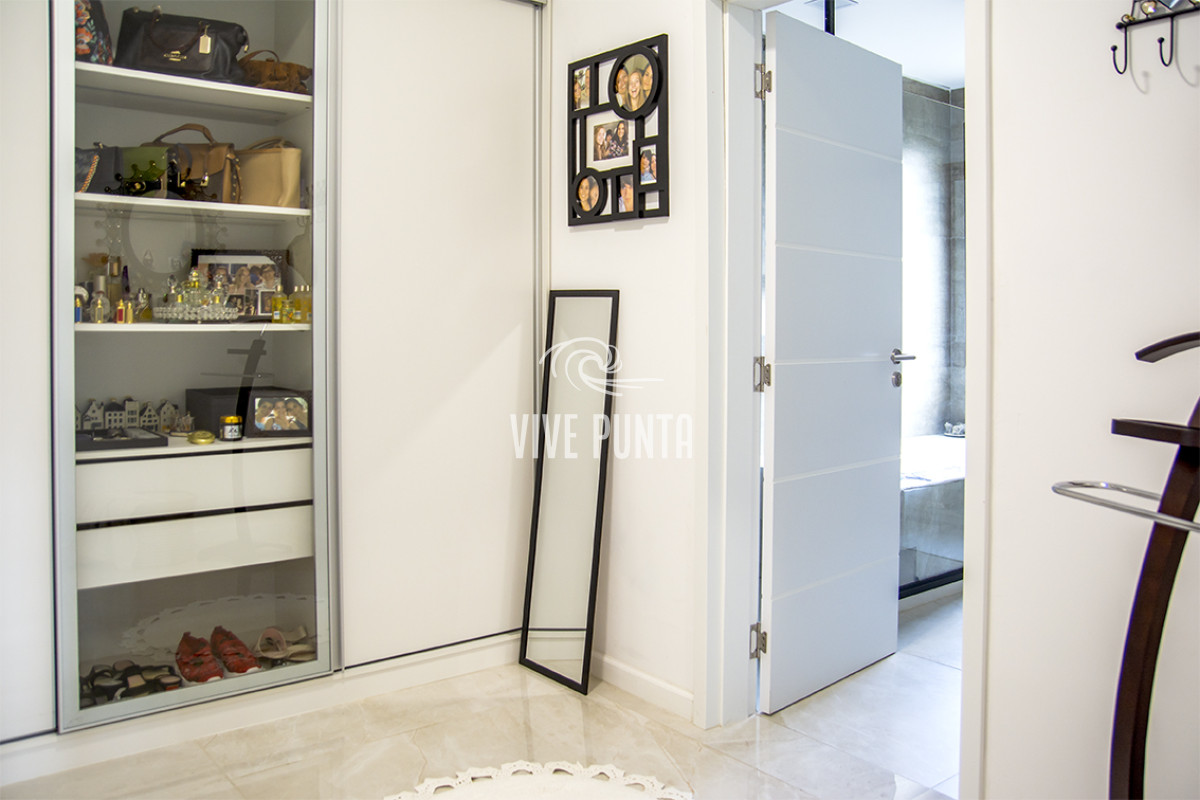 Casa ID.880 - Casa ideal de 4 dormitorios en suite en San Rafael Punta del Este.