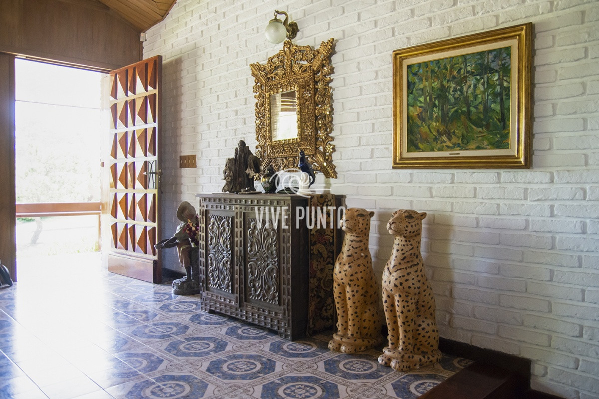 Casa ID.870 - Hermosa casa en venta a pocos metros del mar.