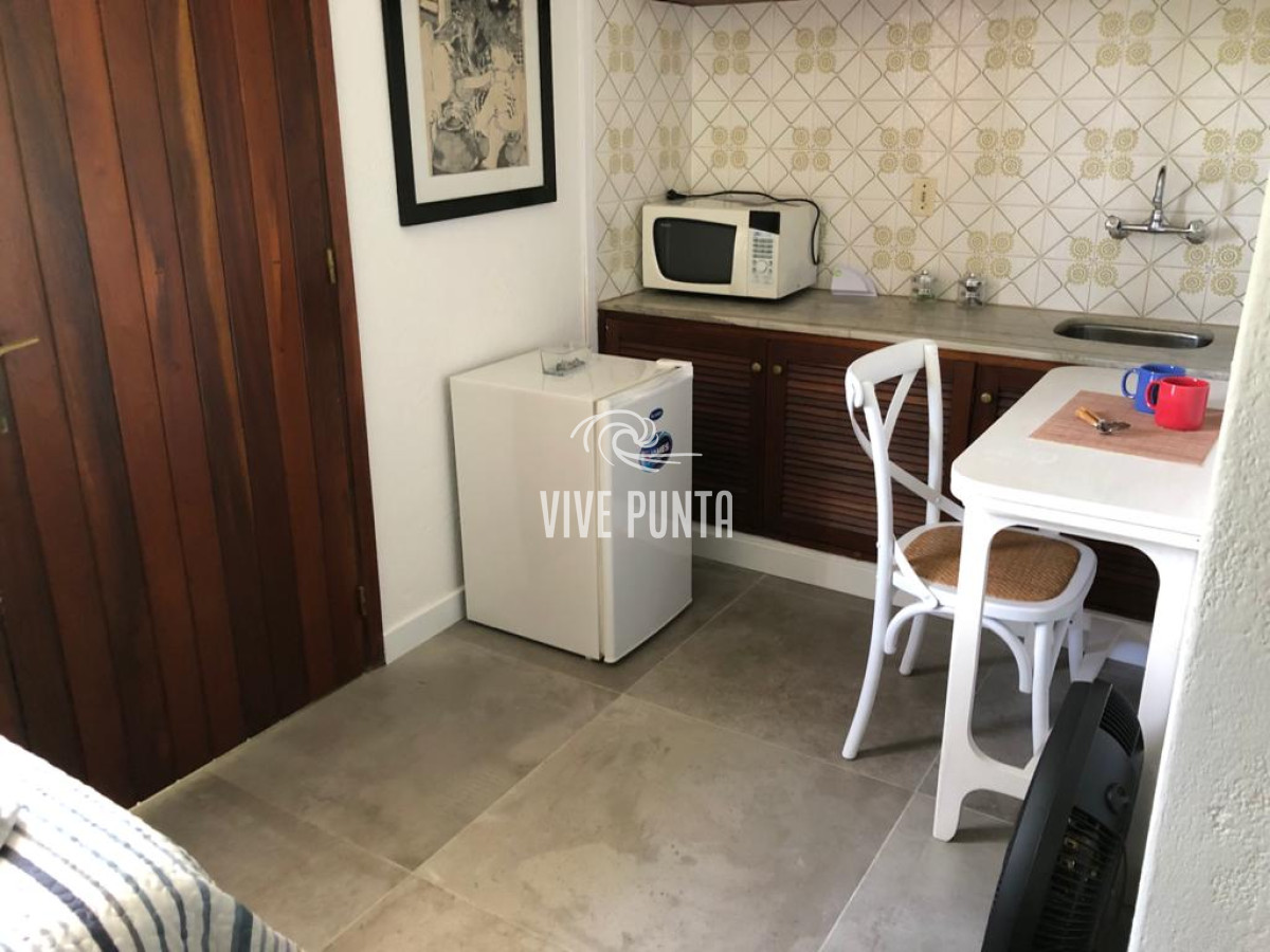 Casa ID.868 - Muy buena propiedad en venta, 5 dormitorios en barrio Cantegril, Punta del Este 
